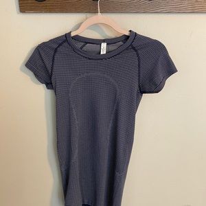 Swiftly tech lulu lemon t-shirt!